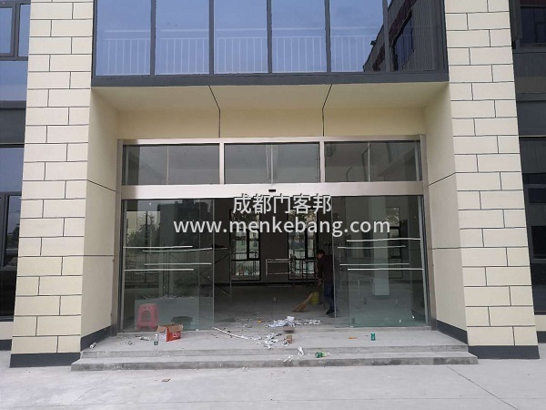 大邑感應(yīng)門安裝案例,大邑自動門廠家定制案例,大邑自動感應(yīng)門案例