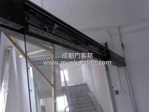 玻璃自動門突然關(guān)不了