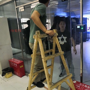 成都玻璃門(mén)裝門(mén)禁案例