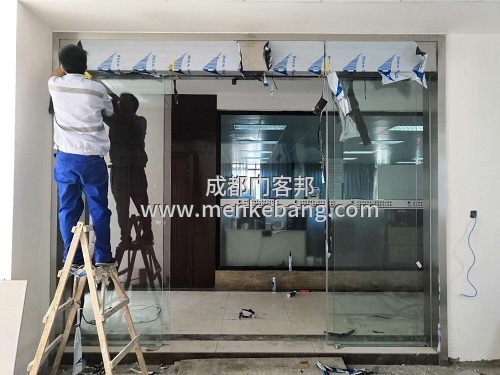 感應(yīng)玻璃自動(dòng)門(mén),龍泉玻璃門(mén)自動(dòng)門(mén)安裝定制廠家案例