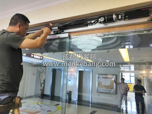 成都自動(dòng)門廠家維修案例