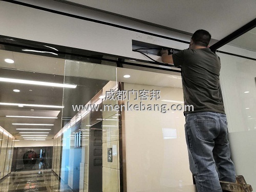 自動(dòng)門維修價(jià)格,成都自動(dòng)門廠家維修案例