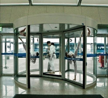 旋轉門有哪些獨特的優(yōu)勢