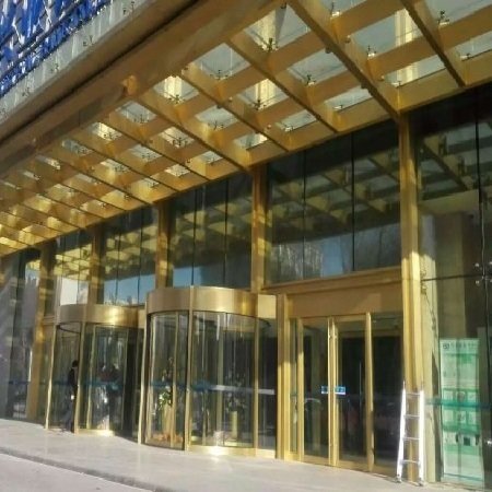 成都銀行兩翼自動旋轉(zhuǎn)門工程