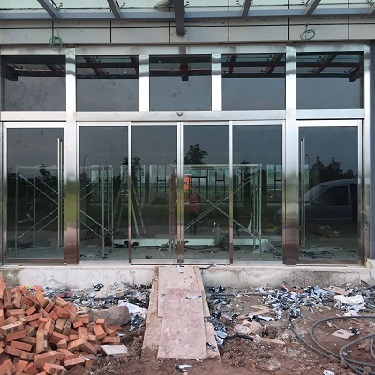 廠區(qū)自動(dòng)門